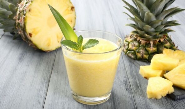 The ginger-pineapple smoothie effectively cleanses the body of toxins